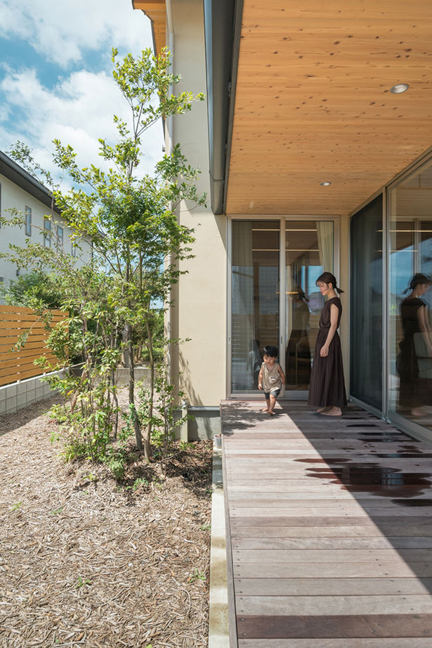 アイジースタイルハウス 【自然素材×シンプル】庭に面した窓を大きく、仕切りは少なく。外と、家族と、シームレスにつながる家の建築実例画像3