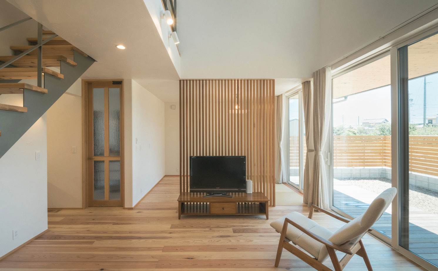 アイジースタイルハウス 【自然素材×シンプル】庭に面した窓を大きく、仕切りは少なく。外と、家族と、シームレスにつながる家の建築実例画像6