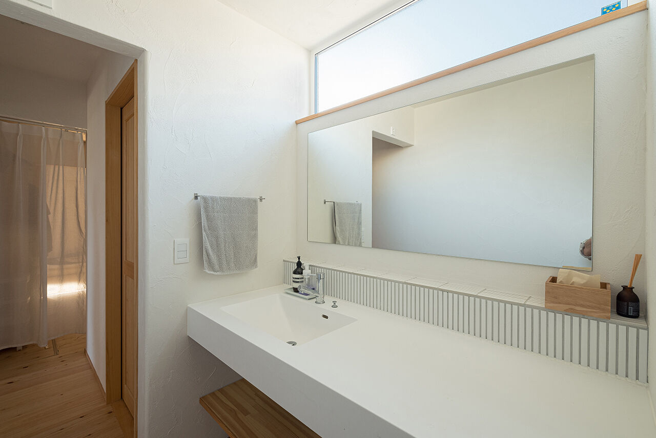 アイジースタイルハウス 【平屋風の間取り×20坪台×コンパクト】大きな三角屋根がシンボル！平屋のように暮らせる2階建ての建築実例画像6