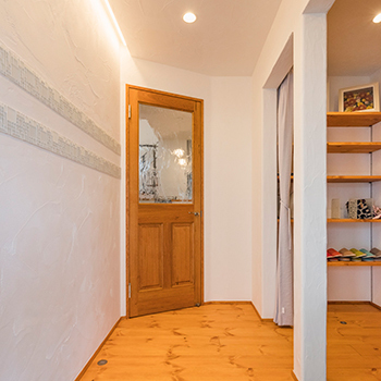 アイジースタイルハウス 変形地に建てた、スキップフロア×勾配天井×吹き抜けの家。「2年目の方が快適。成長する家ですね」の建築実例画像5