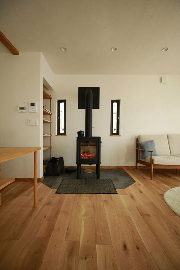 アイジースタイルハウス 【ハイグレード×自然素材】借景に季節を感じる、外と緩やかにつながる家。「空と緑に心癒される毎日です」の建築実例画像6