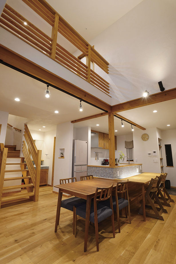 アイジースタイルハウス 【ハイグレード×自然素材】借景に季節を感じる、外と緩やかにつながる家。「空と緑に心癒される毎日です」の建築実例画像7