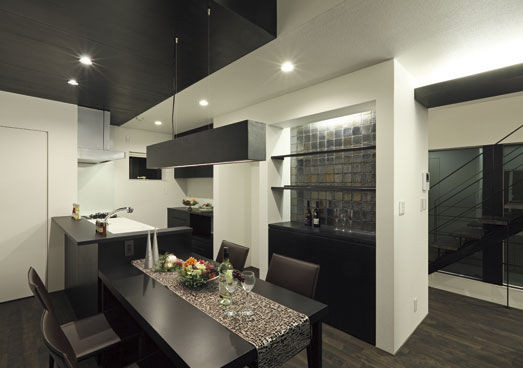 エイベルホーム 【ビルトインガレージ｜バルコニー｜3階建｜4LDK】5千冊以上を収納できる本棚。優美なシンプルモダンな邸宅の建築実例画像3