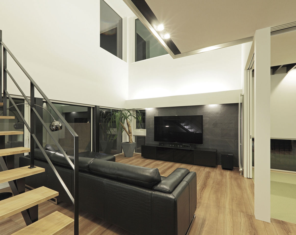 エイベルホーム 【ビルトインガレージ｜和室｜オーダーキッチン｜4LDK】愛車を眺めながら寛げるシンプルモダンな邸宅の建築実例画像2