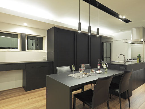 エイベルホーム 【ビルトインガレージ｜和室｜オーダーキッチン｜4LDK】愛車を眺めながら寛げるシンプルモダンな邸宅の建築実例画像4