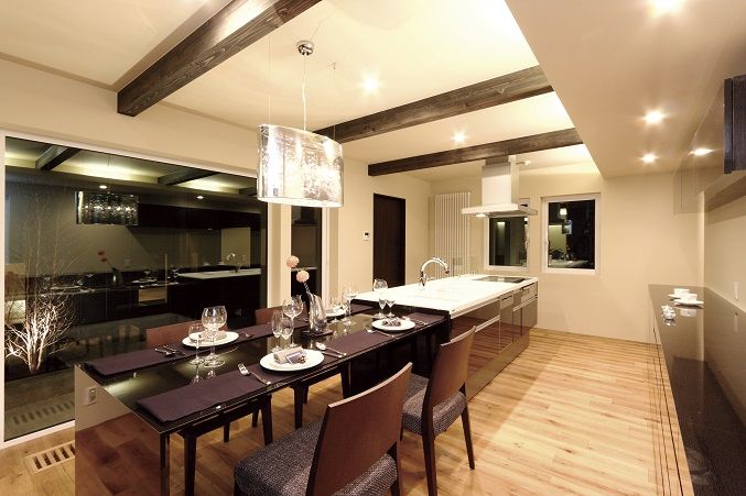 エイベルホーム 【中庭｜書斎｜造作風呂｜厳選素材｜4LDK】どこにいても光と風を感じる、中庭のあるシンプルモダンな邸宅の建築実例画像5