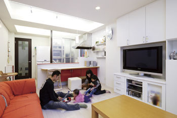 Space Labo　永冨 【愛知県×2000万円台×狭小×30坪】間口約4.8ｍ、光を採りこむ工夫を凝らした3階建て重量鉄骨の狭小住宅の建築実例画像2