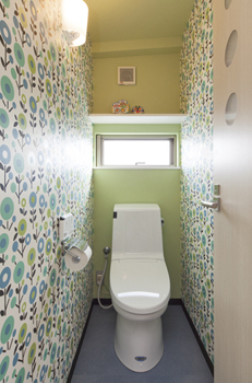 Space Labo　永冨 【ビルトインガレージ×変形地×重量鉄骨3階建】木、コンクリート、ステンレス等異素材を生かした外観にの建築実例画像8