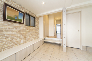 Space Labo　永冨 【愛知県×2000万円台×間取り図×狭小×３階建】間口4.3mの狭小でもガレージ付きで大型収納があるおしゃれな家の建築実例画像5