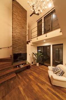 Space Labo　永冨 【中庭×吹き抜け×土間玄関】コンセプトは「大人が暮らす家」バーカウンターや座卓の和ダイニングで愉しむの建築実例画像3