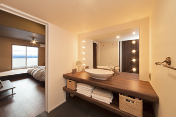 Space Labo　永冨 【中庭×吹き抜け×土間玄関】コンセプトは「大人が暮らす家」バーカウンターや座卓の和ダイニングで愉しむの建築実例画像6