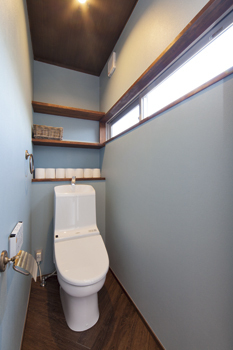 Space Labo　永冨 【中庭×吹き抜け×土間玄関】コンセプトは「大人が暮らす家」バーカウンターや座卓の和ダイニングで愉しむの建築実例画像9