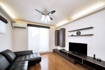 Space Labo　永冨 【愛知県×1000万円台×狭小】間口約4.5ｍの狭小地。開放的に暮らす工夫を凝らしたシンプルモダンの3階建ての建築実例画像2