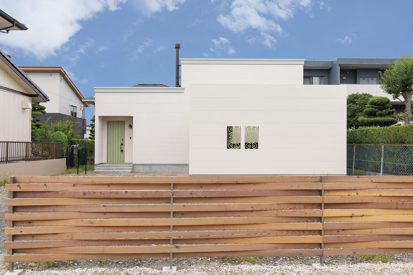 Space Labo　永冨 【愛知県×2000万円台×平屋×30坪】中庭から光が注ぐロの字の平屋「カーテン要らずで寛げます！」の建築実例画像2