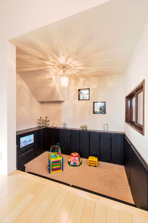 Space Labo　永冨 【2000万円台×名古屋市×インナーガレージ】自由で大胆!「商業施設のキッズルームが家にあったら?」を実現の建築実例画像3