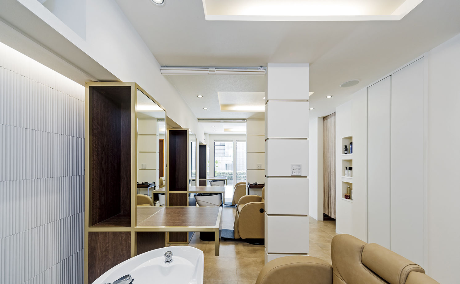 アールギャラリー(アールプランナー) 【3000万円台/3階建て/敷地30坪台/間取り図】限られた敷地を活かす美容室と住居の3階建て店舗併用住宅の建築実例画像4