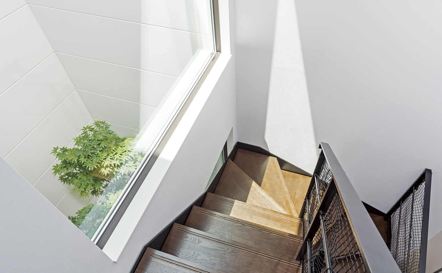 アールギャラリー(アールプランナー) 【2000万円台/30坪台/間取り有】20畳超のリビングに土間収納やロフト・中庭も。理想を叶えた家の建築実例画像8