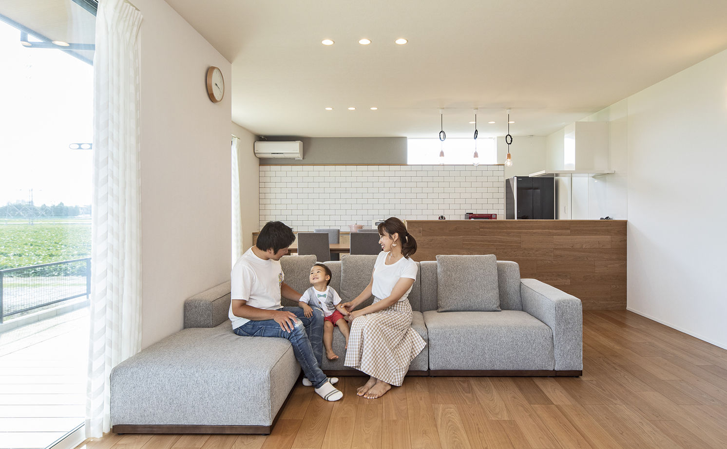 アールギャラリー(アールプランナー) 【平屋/3000万円台/30坪台/間取り有】柱のない大空間と高天井で「広く住む」。スタイリッシュな平屋の家の建築実例画像6