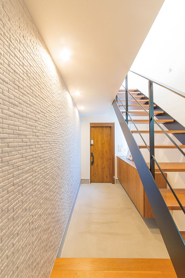 アールギャラリー(アールプランナー) 【1000万円台/狭小住宅/20坪台/2階建て/間取り図】3ｍ超の天井高に壁一面の収納。狭小間口でも絵になる家の建築実例画像9