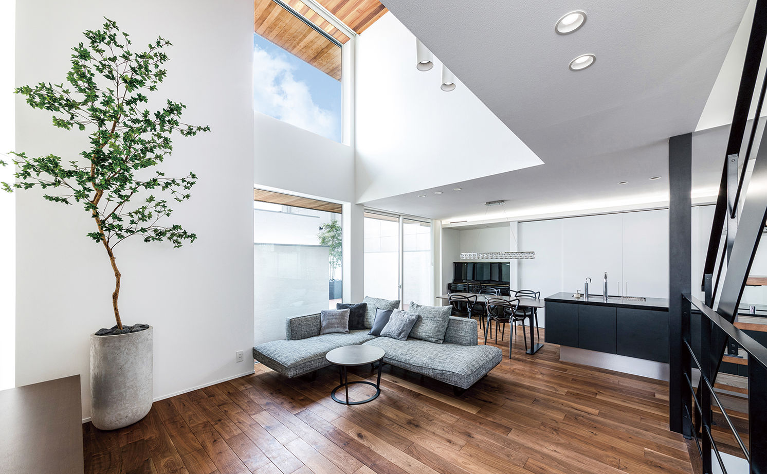 アールギャラリー(アールプランナー) 【4000万円/3階建て/40坪台/間取り図】生活感を出さない工夫満載。外観はクローズ、内観は解放感のギャップの建築実例画像3