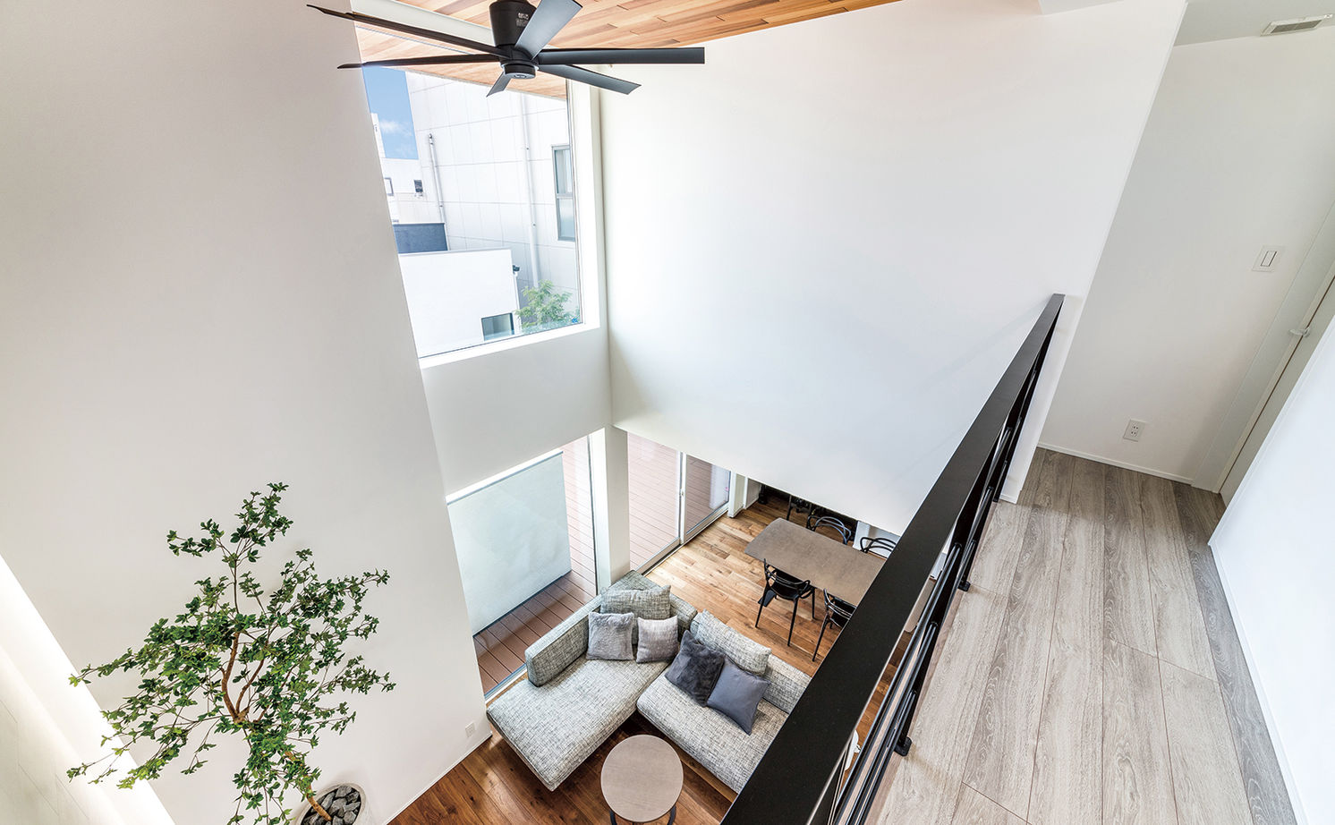 アールギャラリー(アールプランナー) 【4000万円/3階建て/40坪台/間取り図】生活感を出さない工夫満載。外観はクローズ、内観は解放感のギャップの建築実例画像6