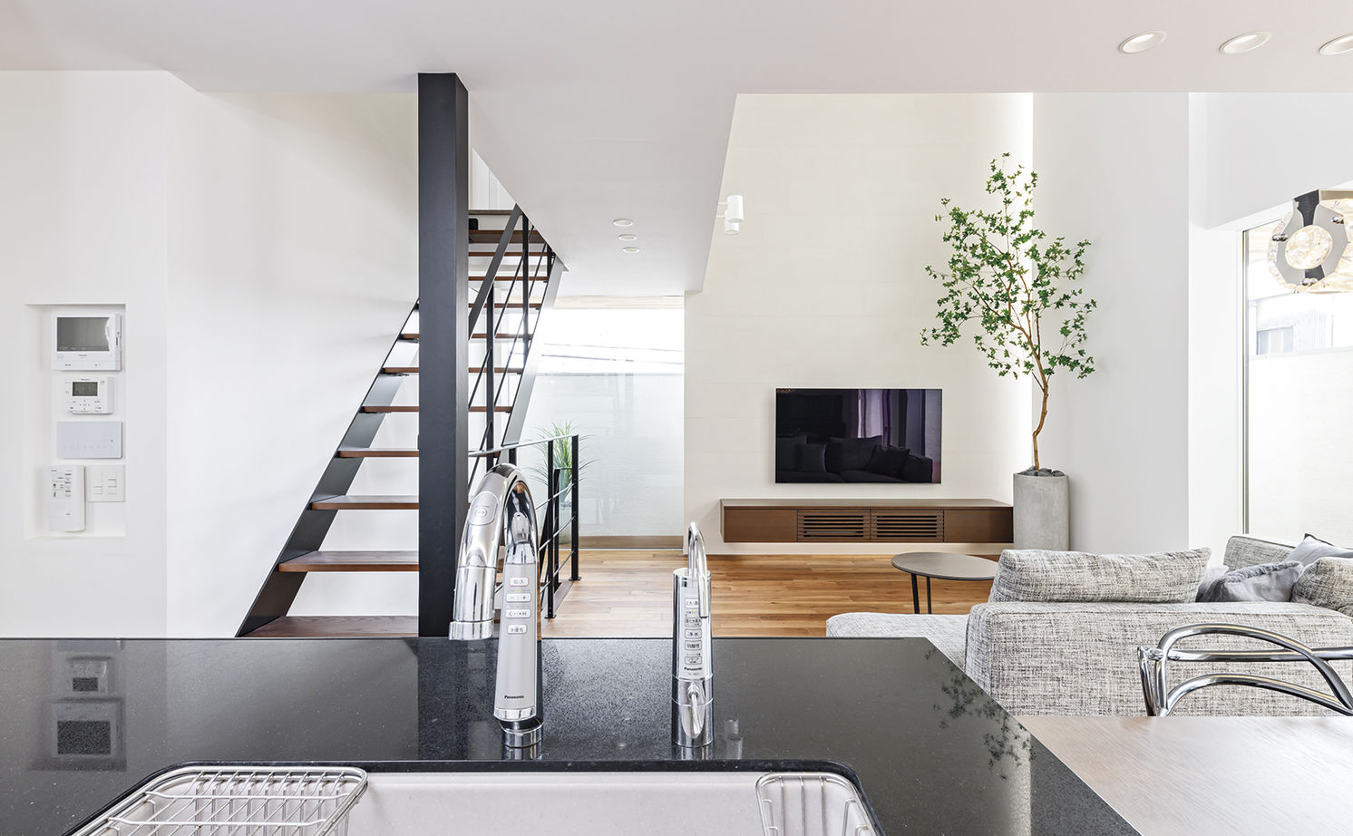 アールギャラリー(アールプランナー) 【4000万円/3階建て/40坪台/間取り図】生活感を出さない工夫満載。外観はクローズ、内観は解放感のギャップの建築実例画像11