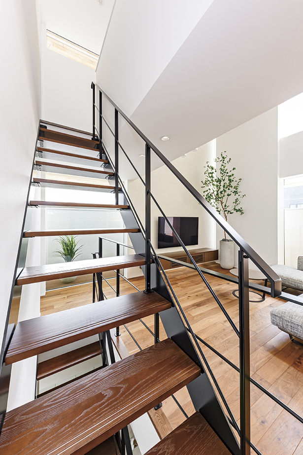 アールギャラリー(アールプランナー) 【4000万円/3階建て/40坪台/間取り図】生活感を出さない工夫満載。外観はクローズ、内観は解放感のギャップの建築実例画像14