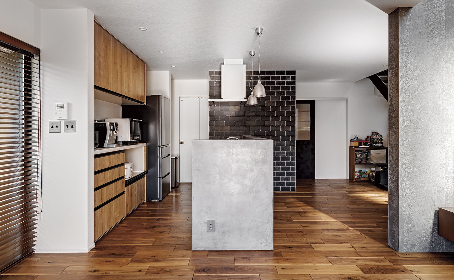 アールギャラリー(アールプランナー) 【2000万円台/30坪台/間取り図】こだわりの壁や窓、照明で創る吹き抜けを楽しむインダストリアルハウスの建築実例画像6