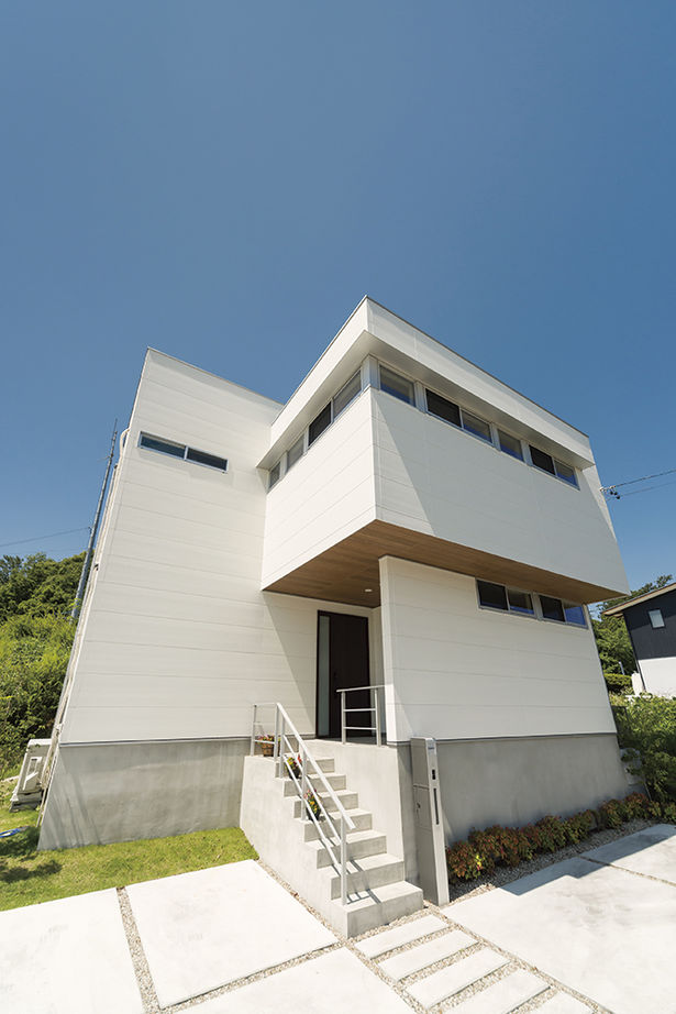 アールギャラリー(アールプランナー) 【2000万円台/30坪台】豊かな緑を借景にした暮らし。絵になる土間玄関とスキップフロアのある家の建築実例画像11