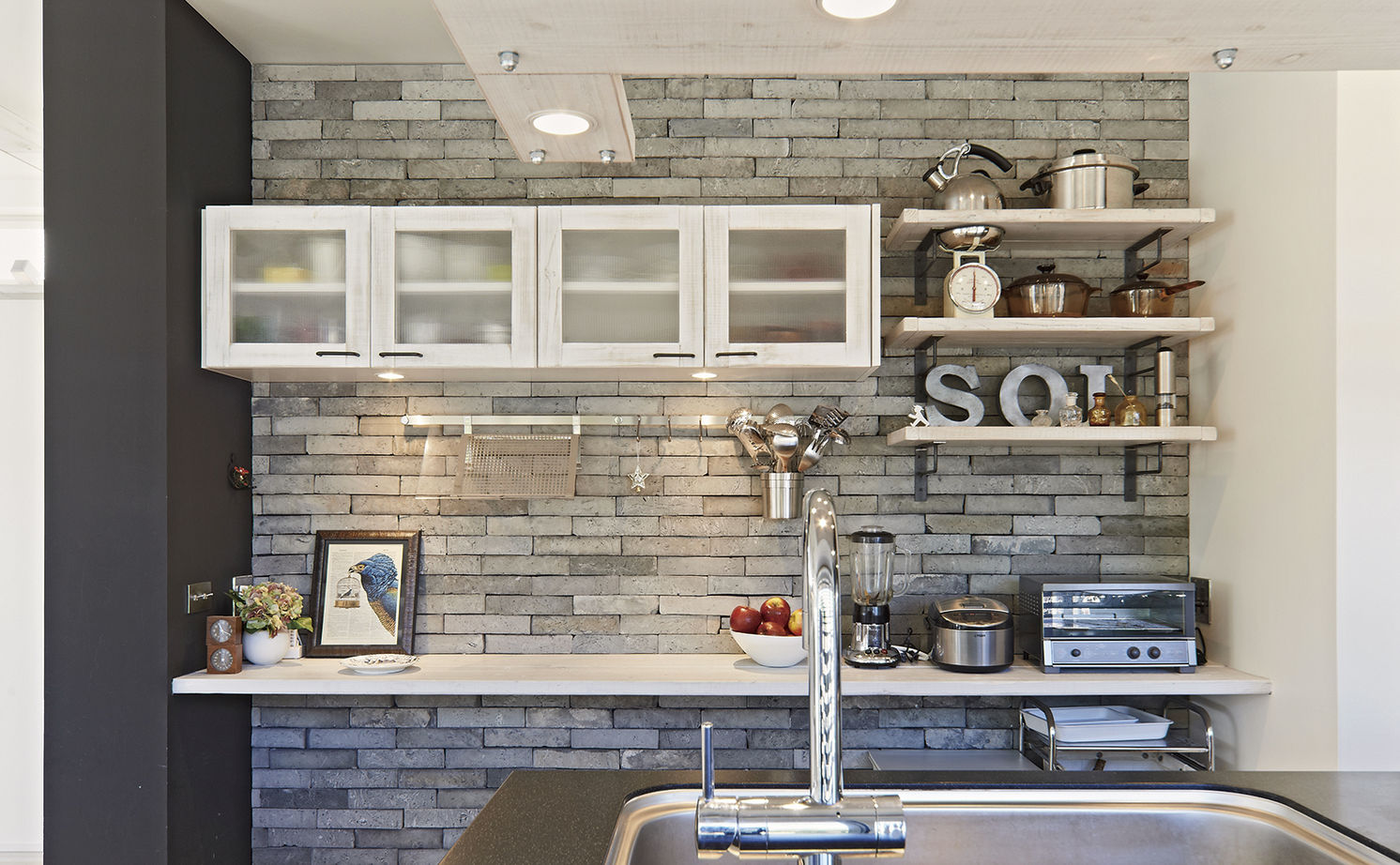 アールギャラリー(アールプランナー) 【3000万円台/50坪台】四季の移ろいを楽しむリゾート空間。新旧素材を融合した、3階建ガレージハウスの建築実例画像5