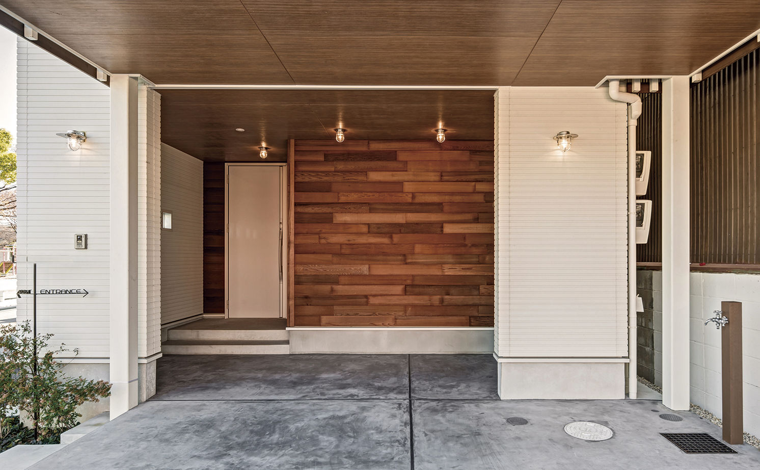 アールギャラリー(アールプランナー) 【3000万円台/50坪台】四季の移ろいを楽しむリゾート空間。新旧素材を融合した、3階建ガレージハウスの建築実例画像15