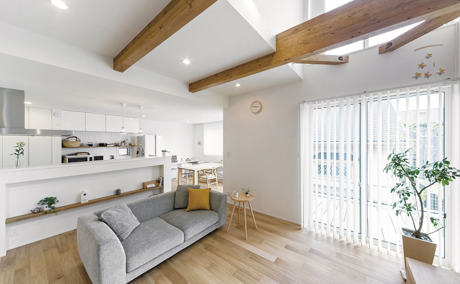 アールギャラリー(アールプランナー) 【2000万円台/30坪台/間取図有】土間が趣味空間に。ストックルームで子どもが遊ぶ、吹抜けのある家の建築実例画像3