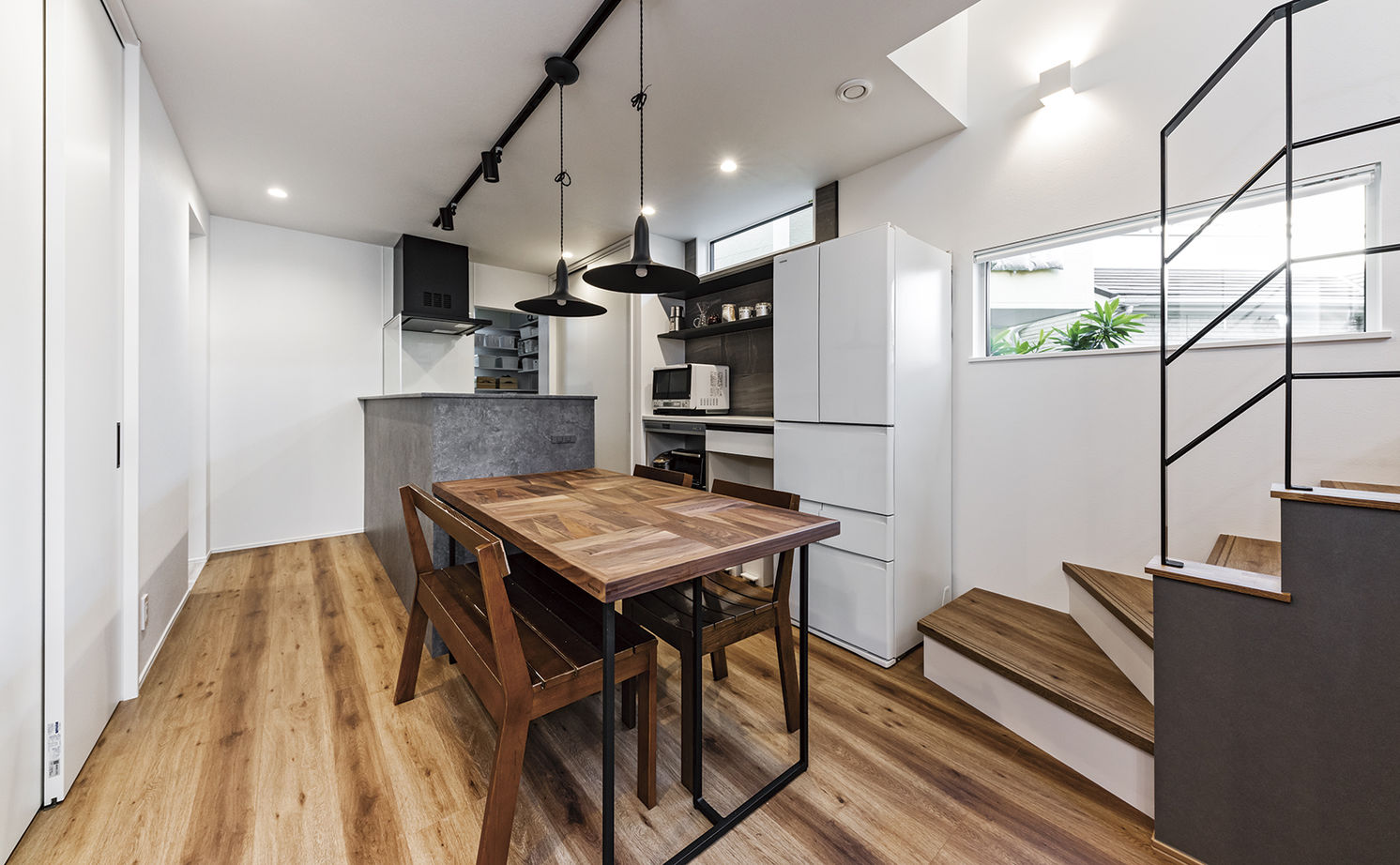 アールギャラリー(アールプランナー) 【2000万円台/30坪台/間取り有】変形地をメリットに、スキップフロア×ピットリビングが広さの秘訣の建築実例画像8