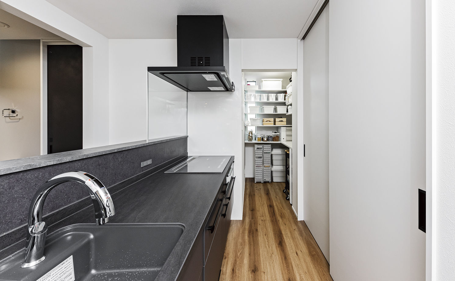 アールギャラリー(アールプランナー) 【2000万円台/30坪台/間取り有】変形地をメリットに、スキップフロア×ピットリビングが広さの秘訣の建築実例画像10