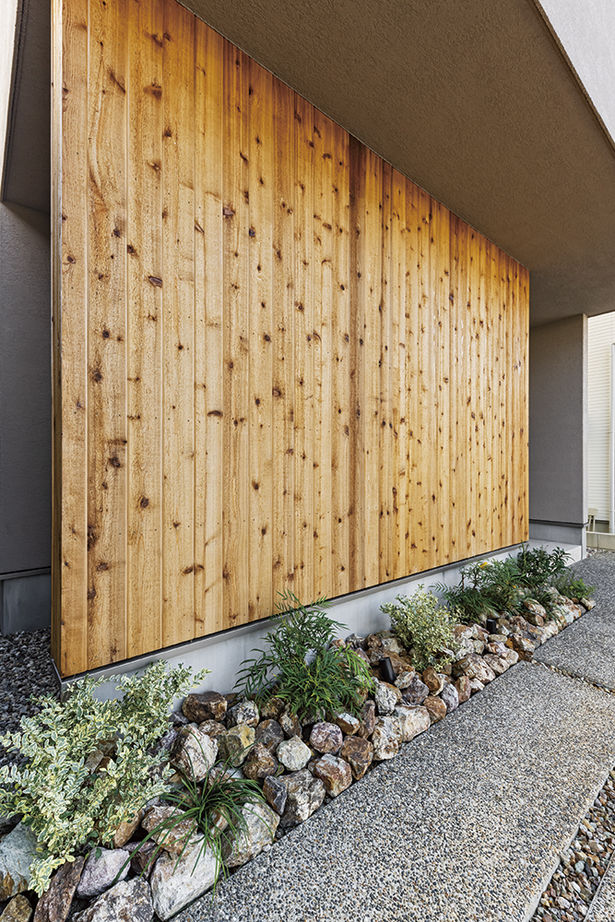 アールギャラリー(アールプランナー) 【2000万円台/30坪台/間取り有】吹付壁外観、造作家具、アンティーク照明。素材使いがおしゃれな家の建築実例画像4