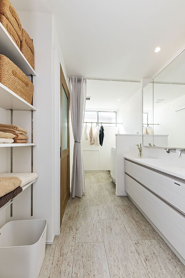 アールギャラリー(アールプランナー) 【2000万円台/30坪台/間取り有】吹付壁外観、造作家具、アンティーク照明。素材使いがおしゃれな家の建築実例画像14