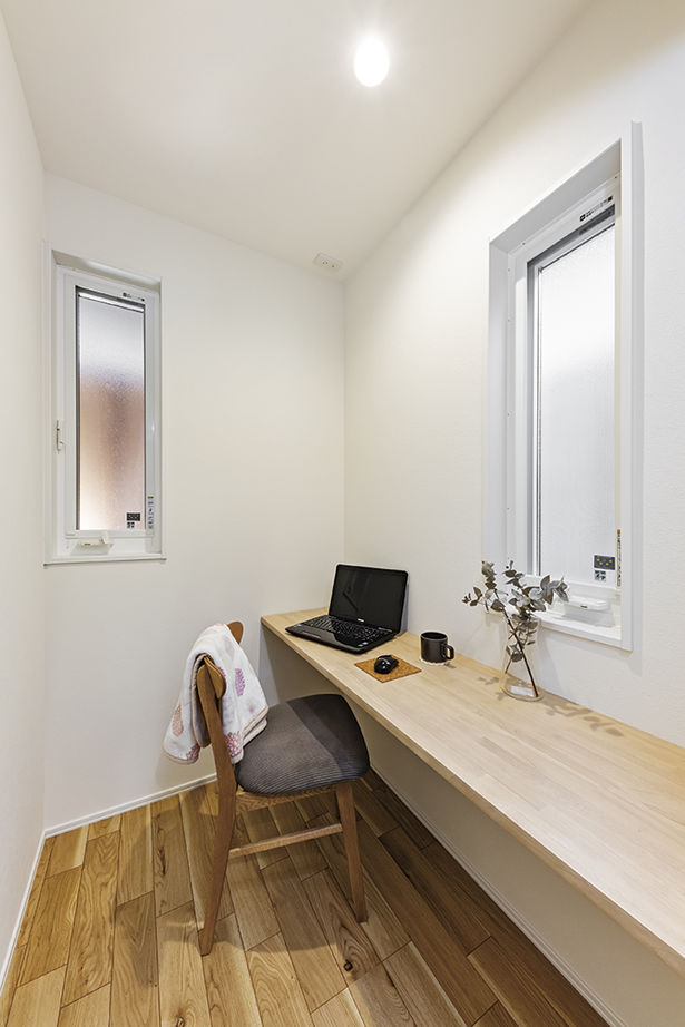 アールギャラリー(アールプランナー) 【2000万円台/30坪台/間取り有】吹付壁外観、造作家具、アンティーク照明。素材使いがおしゃれな家の建築実例画像16