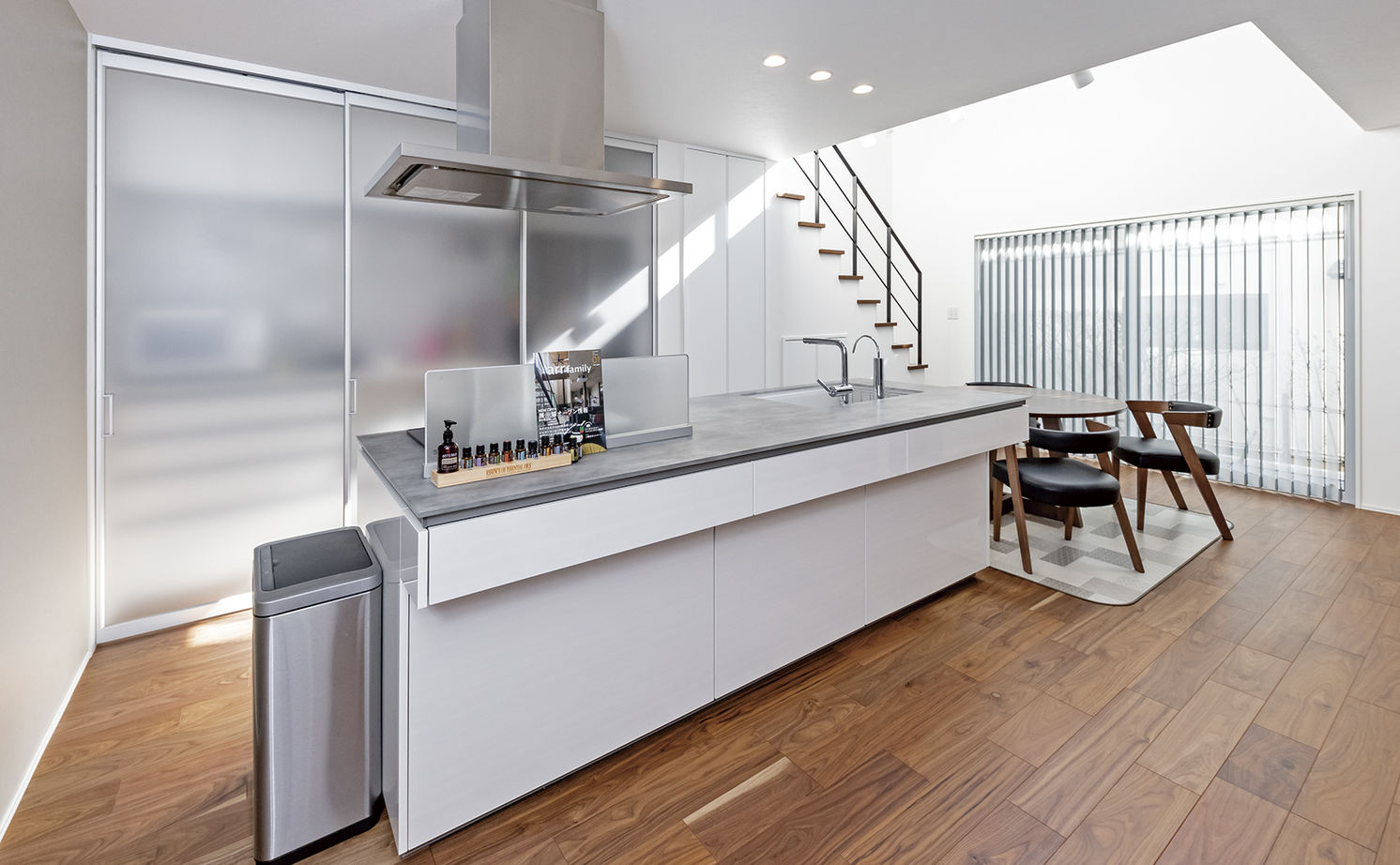 アールギャラリー(アールプランナー) 【2000万円台/40坪/間取り図有】設計士と描く、吹抜けダイニング×ピットリビングの明るい家の建築実例画像17