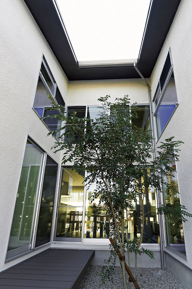 アールギャラリー(アールプランナー) 【2000万円台/40坪/4LDK/坪庭/間取り図】自然素材を使った和の質感に、モダンなデザインをプラスの建築実例画像4