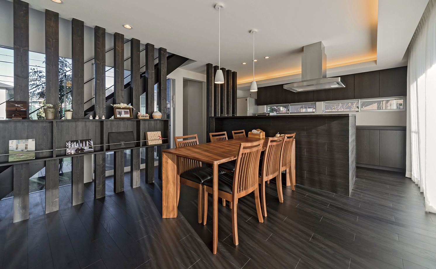 アールギャラリー(アールプランナー) 【2000万円台/40坪/4LDK/坪庭/間取り図】自然素材を使った和の質感に、モダンなデザインをプラスの建築実例画像9