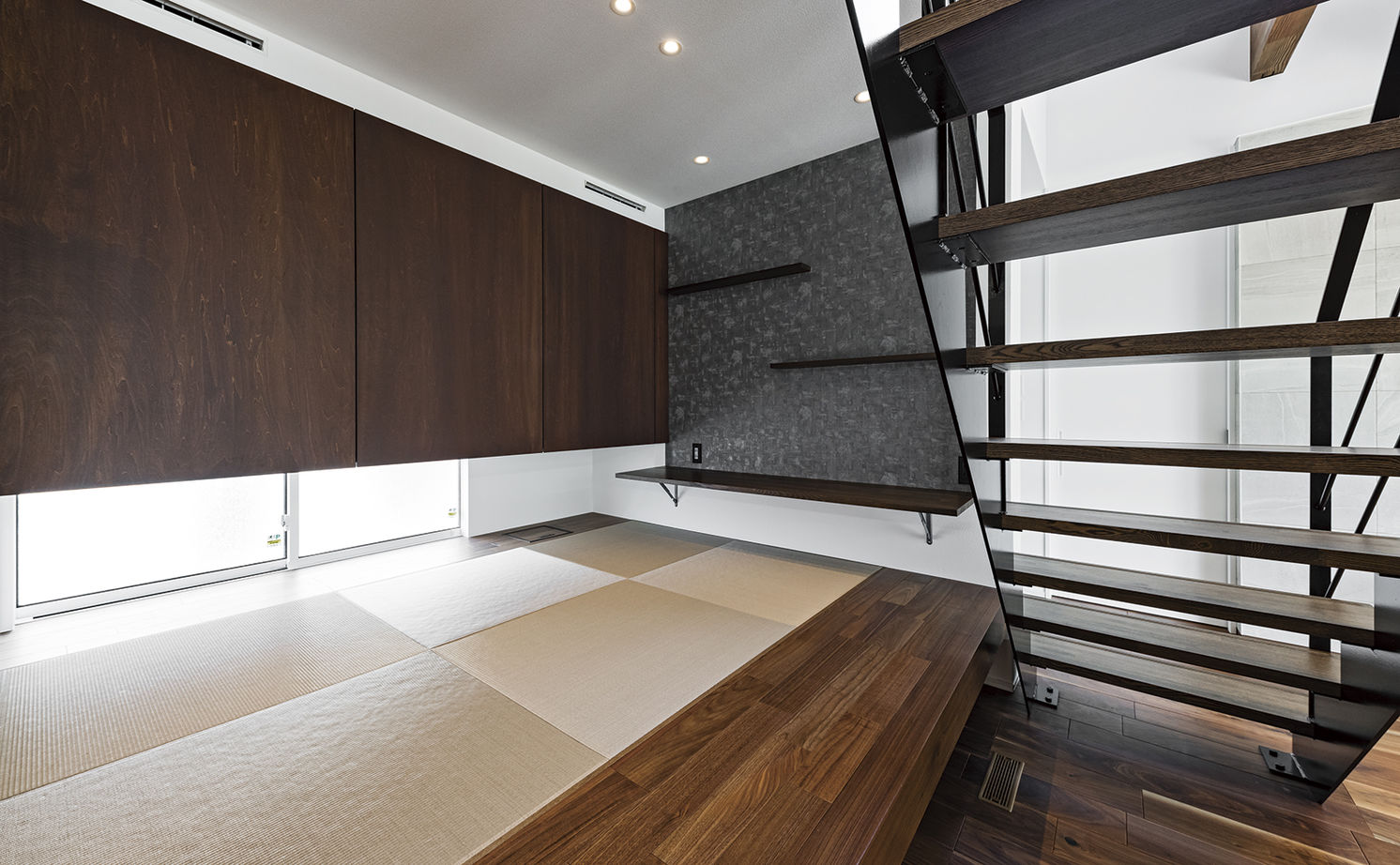 アールギャラリー(アールプランナー) 【3000万円台/40坪台/間取り有】塗り壁×吹き抜け×全館空調。「開け放つ暮らし」を楽しむ家の建築実例画像11