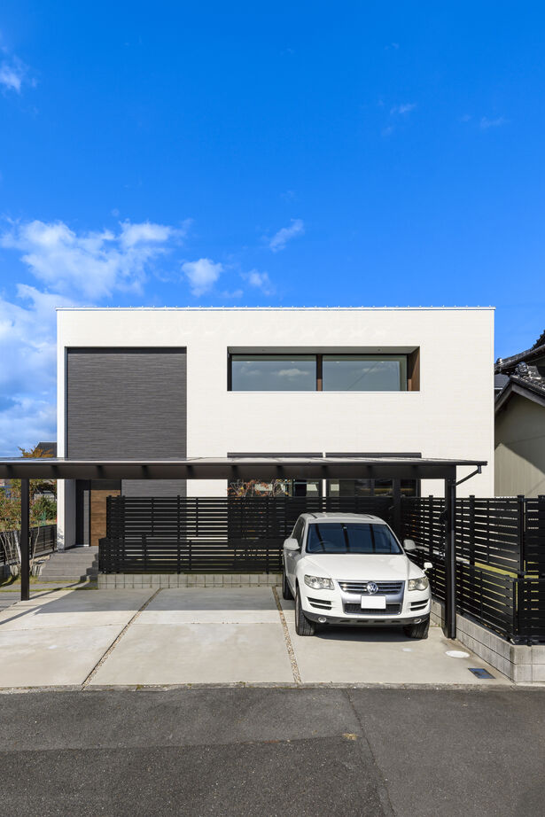 アールギャラリー(アールプランナー) 【2000万円台/30坪台/間取り有】立地と吹き抜けの開放感で晴れの日が待ち遠しい、シンプルモダンな家の建築実例画像1