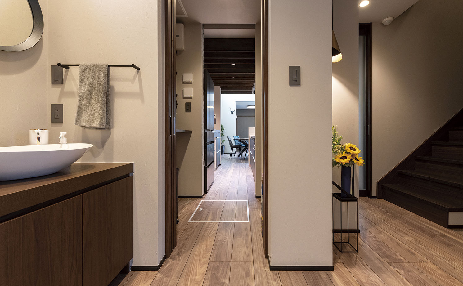 アールギャラリー(アールプランナー) 【2000万円台／30坪台／間取り有】吹抜けとピットリビングで生まれる開放感。外に閉じて、内に開放する家の建築実例画像12