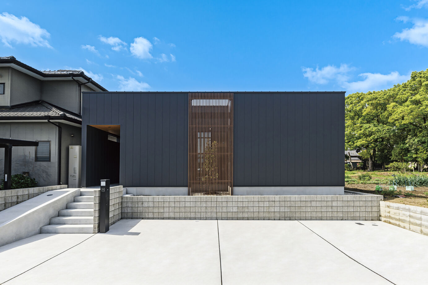 アールギャラリー(アールプランナー) 【平屋/3000万円台/30坪台/3LDK/間取り図】2つの庭を持つ、非日常の平屋。隠れ家的レストランの佇まいの建築実例画像1