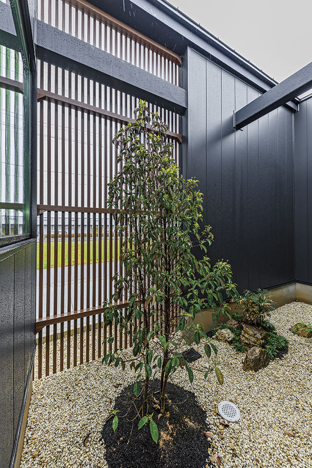 アールギャラリー(アールプランナー) 【平屋/3000万円台/30坪台/3LDK/間取り図】2つの庭を持つ、非日常の平屋。隠れ家的レストランの佇まいの建築実例画像6