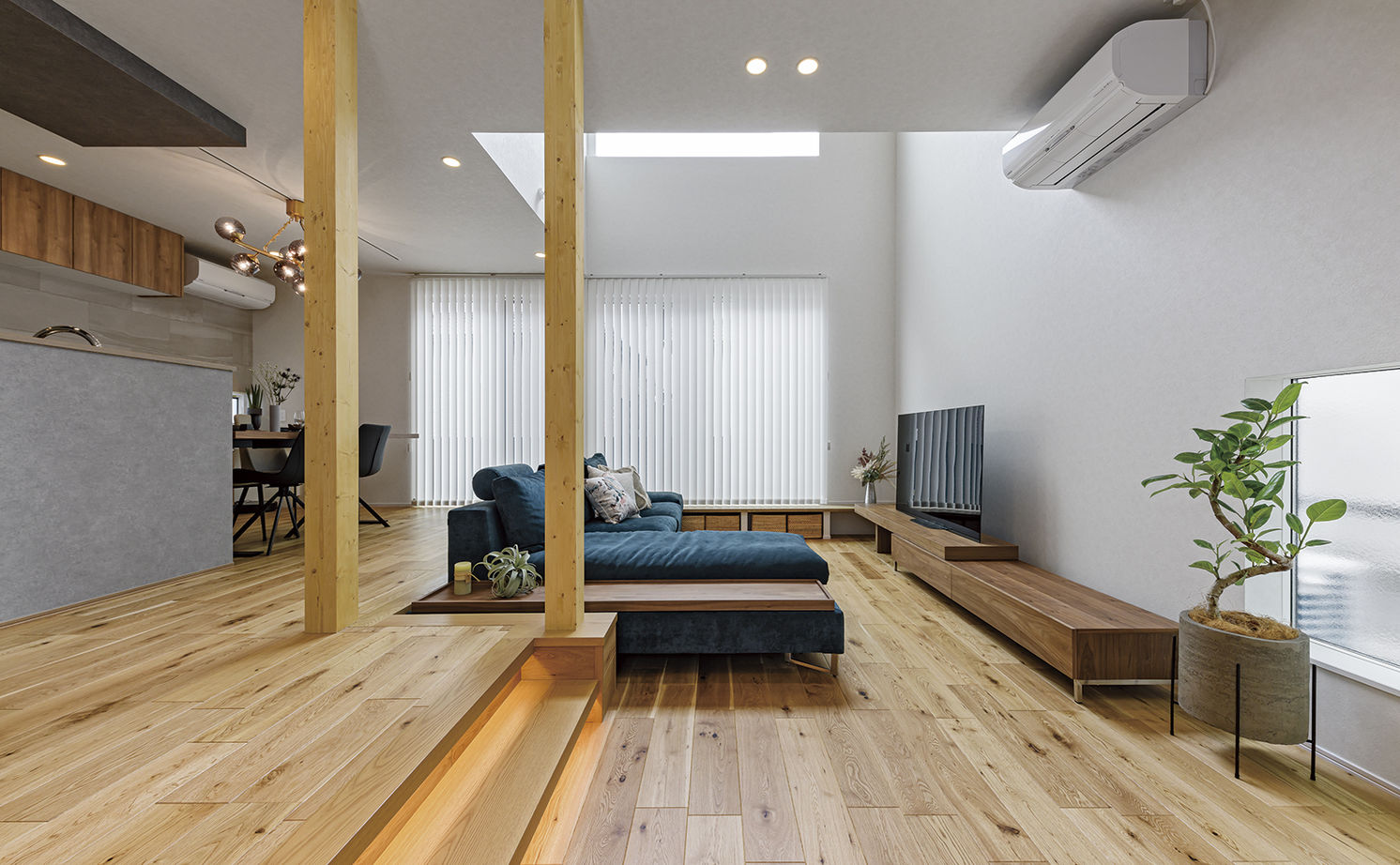 アールギャラリー(アールプランナー) 【2000万円台/40坪台/間取り有】吹抜けリビングに架かる、橋のような回廊。開放的な空間と、遊び心のある家の建築実例画像18