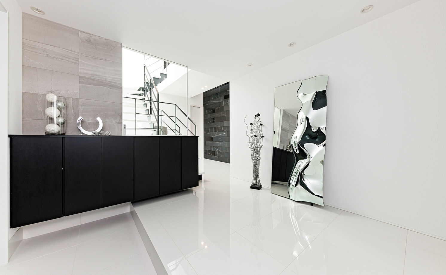 アールギャラリー(アールプランナー) 【ハイグレード／60坪／間取り有】鉄骨階段から回廊を渡り2階LDKへ。家時間が充実する、寛ぎのリゾート空間の建築実例画像3