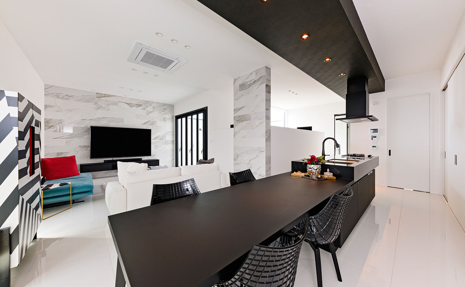 アールギャラリー(アールプランナー) 【ハイグレード／60坪／間取り有】鉄骨階段から回廊を渡り2階LDKへ。家時間が充実する、寛ぎのリゾート空間の建築実例画像9