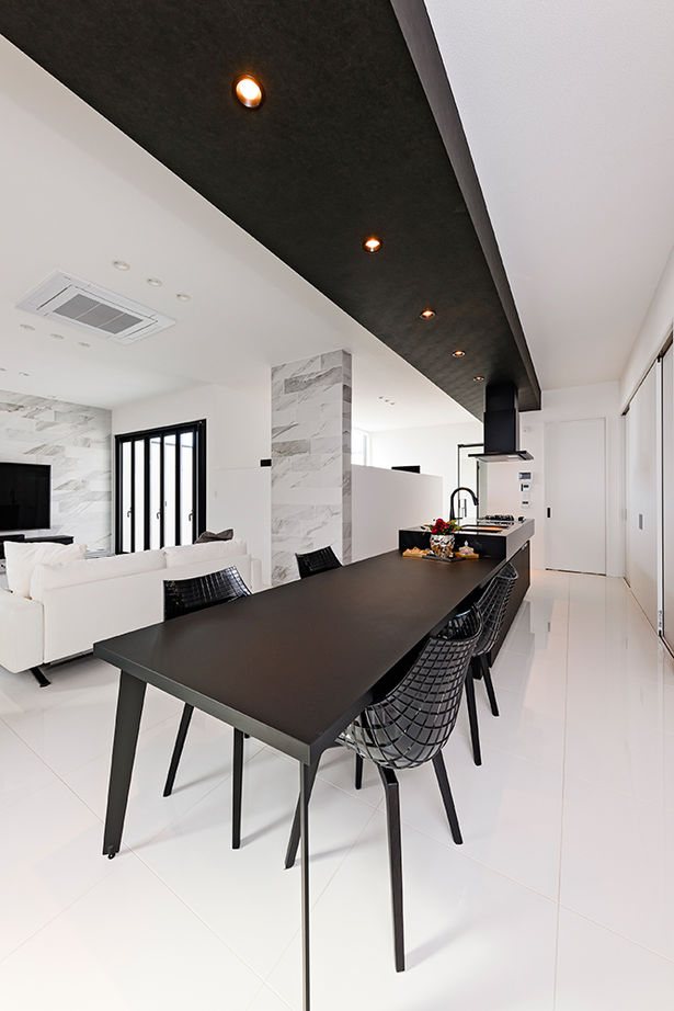 アールギャラリー(アールプランナー) 【ハイグレード／60坪／間取り有】鉄骨階段から回廊を渡り2階LDKへ。家時間が充実する、寛ぎのリゾート空間の建築実例画像11