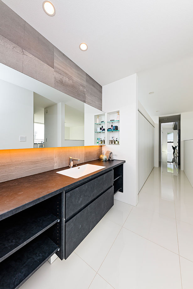 アールギャラリー(アールプランナー) 【ハイグレード／60坪／間取り有】鉄骨階段から回廊を渡り2階LDKへ。家時間が充実する、寛ぎのリゾート空間の建築実例画像16